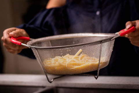 Mundial RKT-0025 Colander Strainer With Red Silicone Handles 9.inches