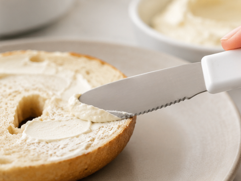 Mundial Sandwich Spreader Serrated Edge 5600 Series White 3.5 inches Set of 3