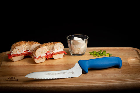 Mundial 5620-7E AZ RF Offset Bread Serrated Knife 5600 Series 7 inches Blue