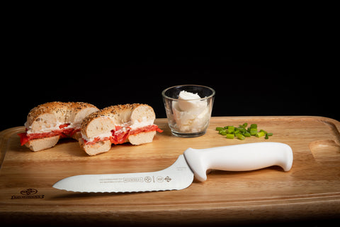 Mundial W5620-7E Sandwich Knife Offset- Serrated Edge 5600 Series 7 inches White